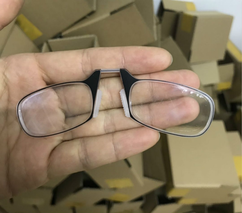 超轻老花镜折叠鼻夹眼镜无腿夹鼻老花眼镜无框便携清凉 一次拍2个