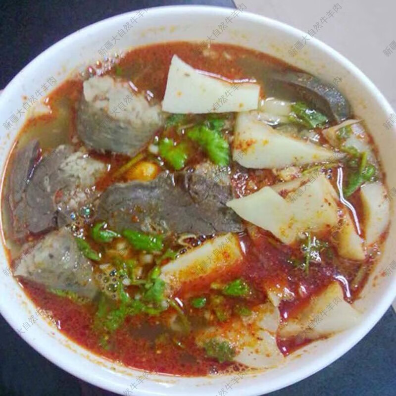 制作米肠子和面肺子,一般都在宰羊之后,细心地将羊