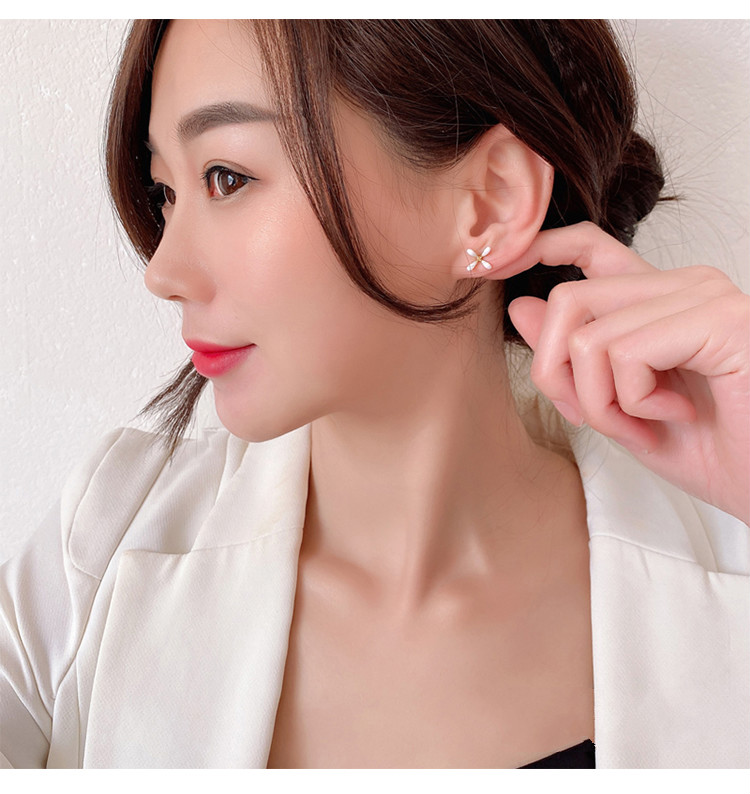 youeshone滴釉白色花朵耳环丁香花耳钉后挂式花瓣s925银针耳饰女甜美