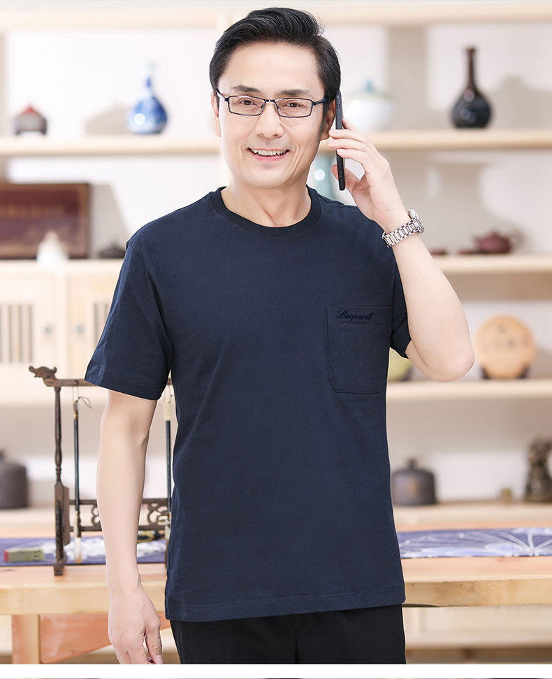 60岁老人穿的短袖男士中老年宽松纯绵男士短t恤爸爸夏装老人半汗衫
