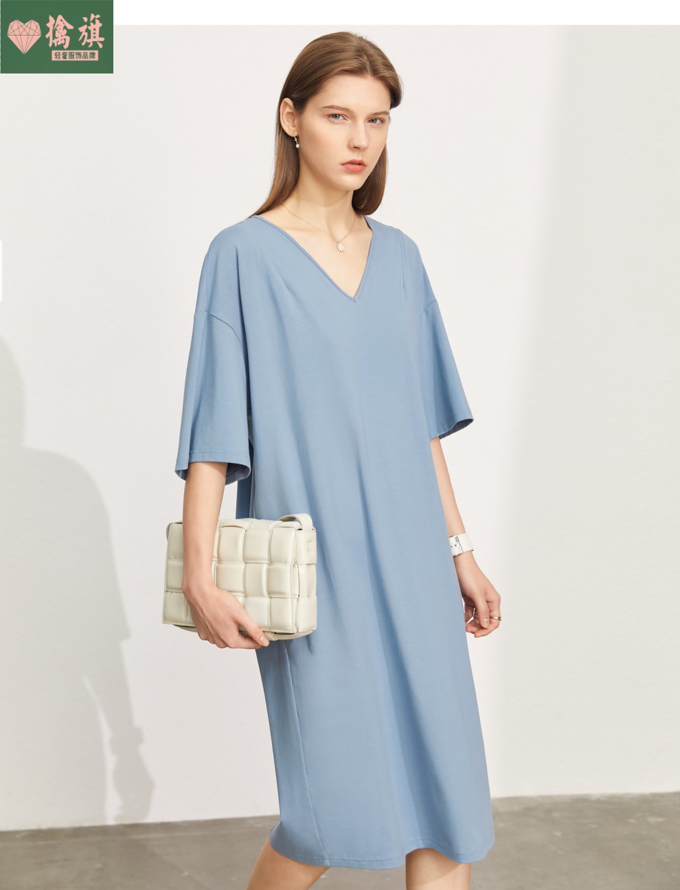 擒旗高端轻奢品牌连衣裙女士中青年收腰显瘦龄极简女装裙子冰瓷棉