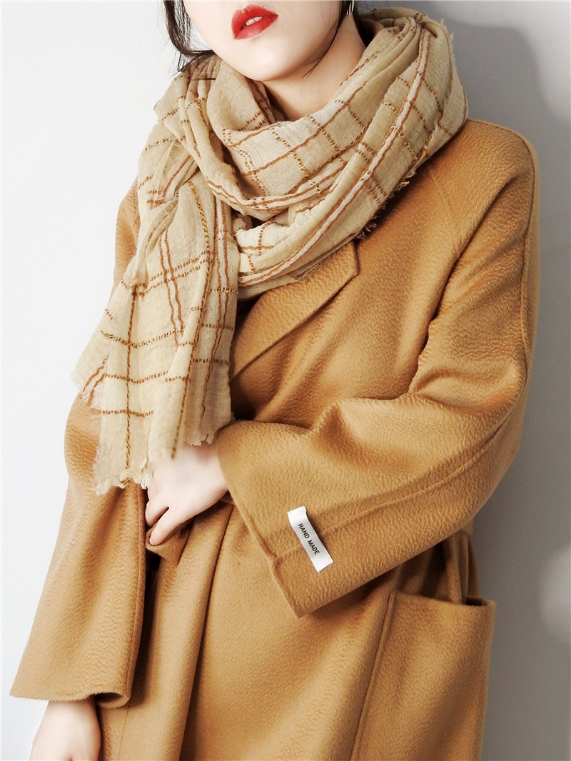 羊毛围巾女士2020秋季新款百搭十四格子中厚款披风围脖两用女 茶棕色