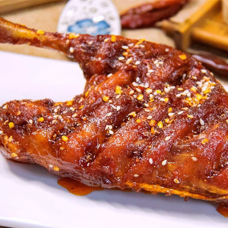 三只松鼠(three squirrels) 良品铺子 百草味 来伊份 周黑鸭