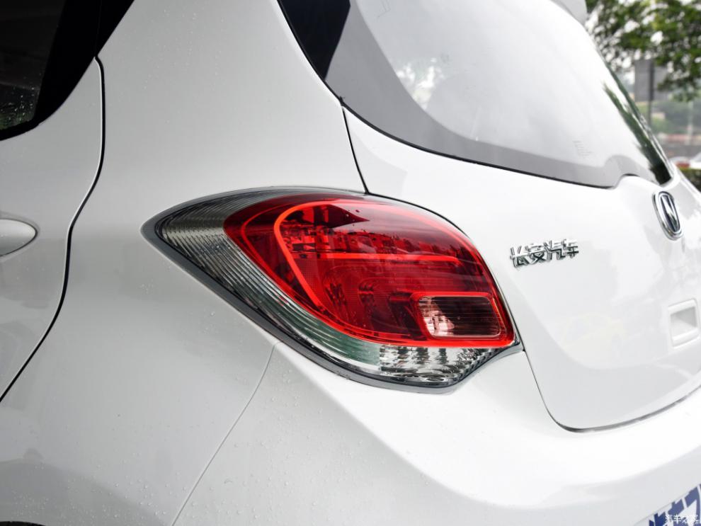 适用长安新奔奔后尾灯总成新能源电动奔奔ev e-star 刹车灯尾灯罩 主