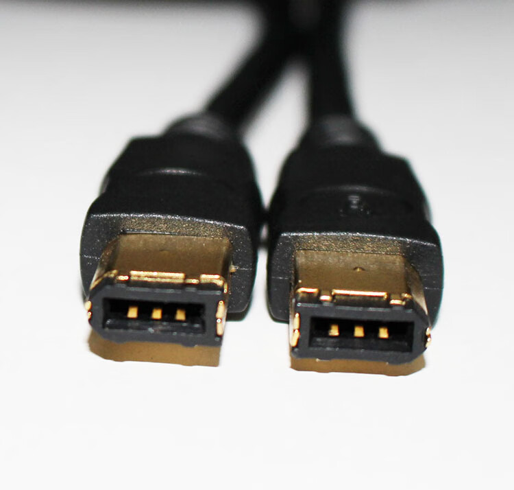 插即用安装传输数据,而无需在率高达400mbps火线接口,即ieee1394接口