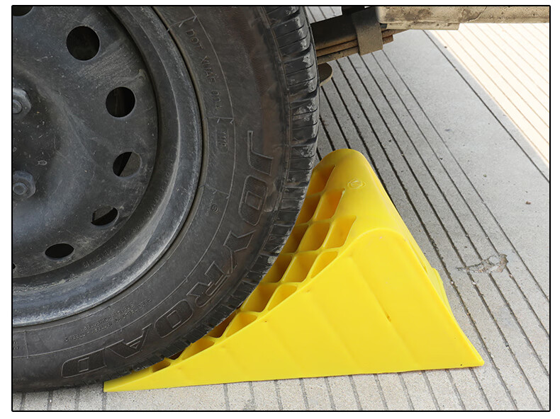 实心橡胶大货车止退器三角木坡度汽车轮胎倒车垫黄色止退器