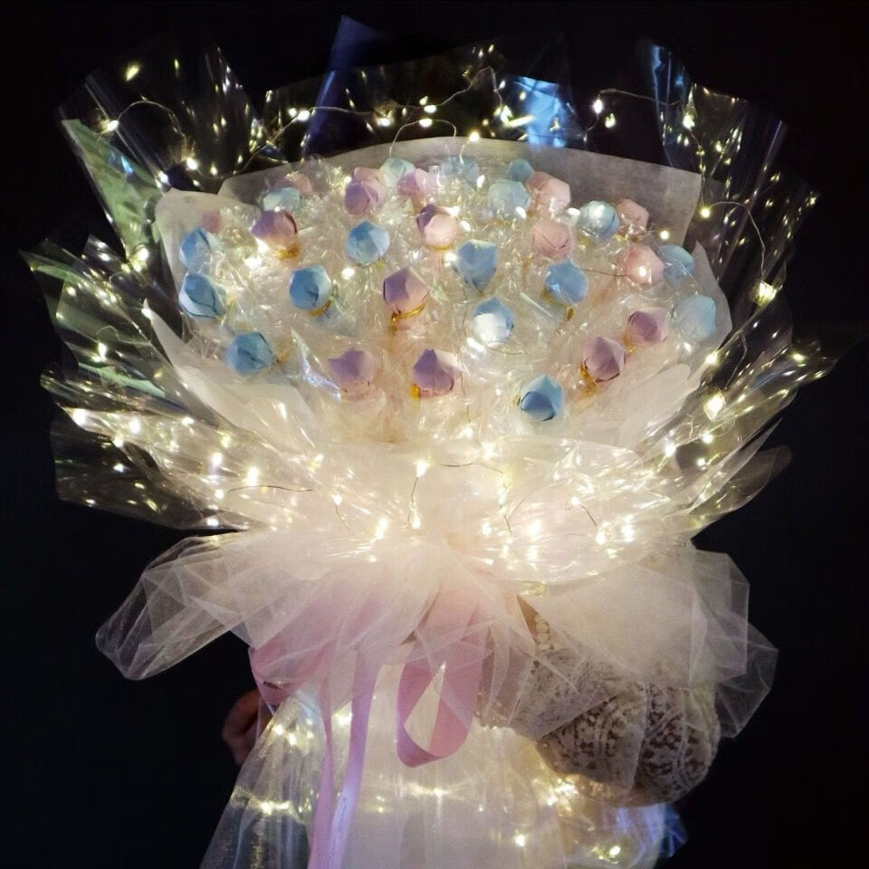 成品带灯糖果零食棒棒糖花束多规格网红零食真知棒满天星手捧520情人