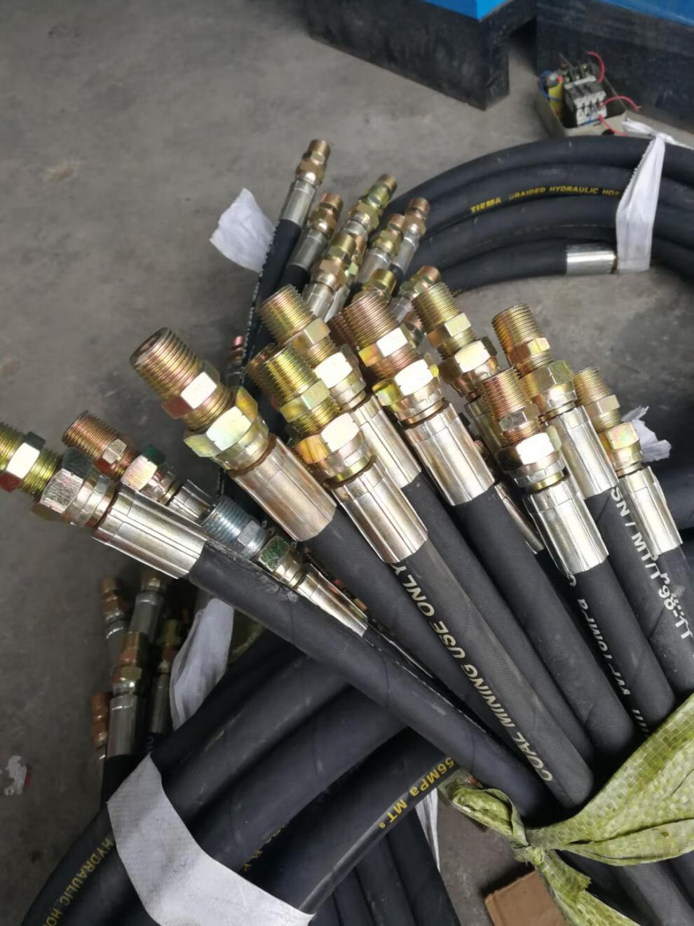 连接管空压机储气罐高压软管带接头分寸钢丝软管减振 3/4,6分2米一根