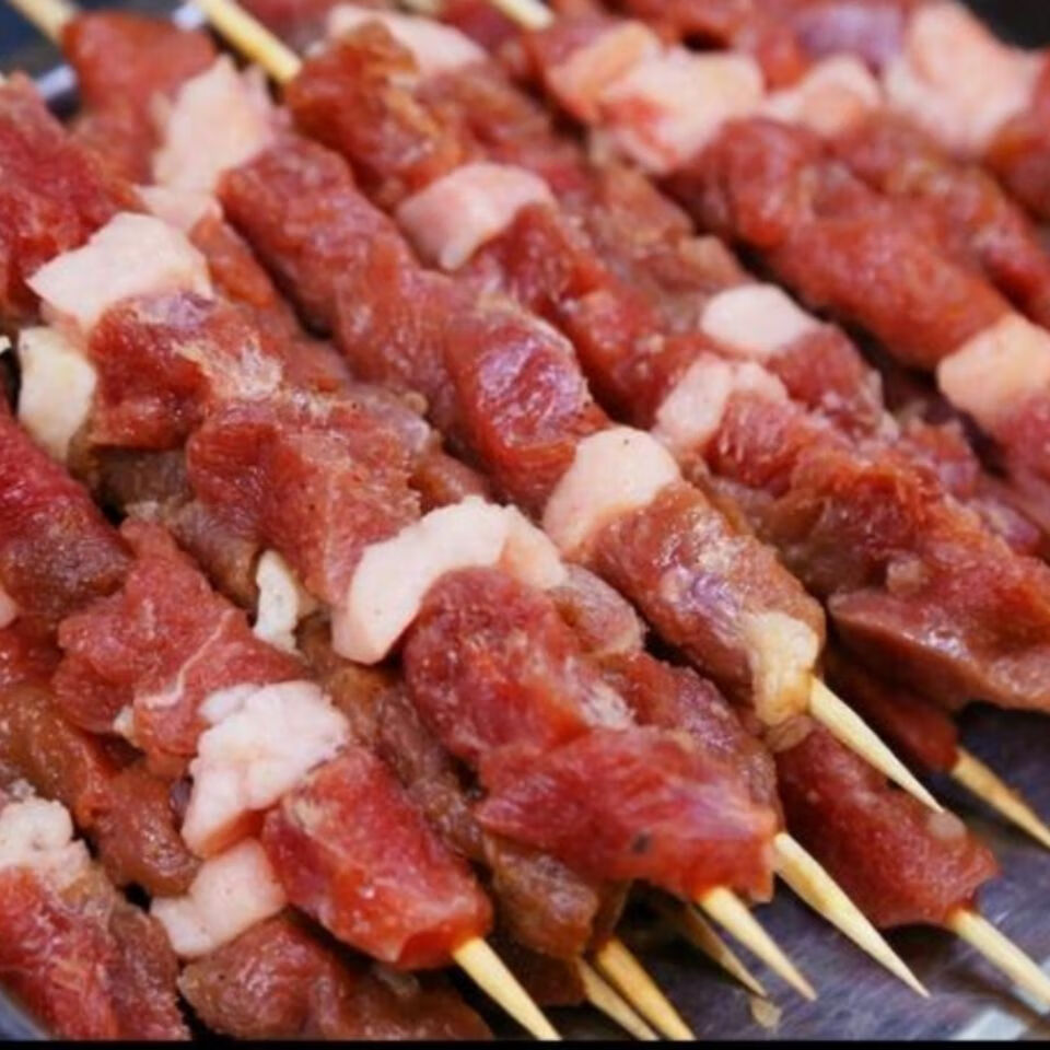 速冻半成品羊肉串,牛肉串,五花肉串生烧烤油炸,送孜然辣椒粉 牛肉串60