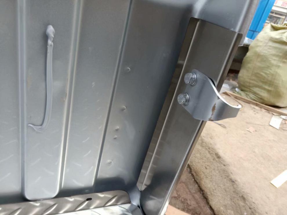 五菱荣光小卡不锈钢车厢护板单排双排包车帮铺车底专用花纹不锈钢单排