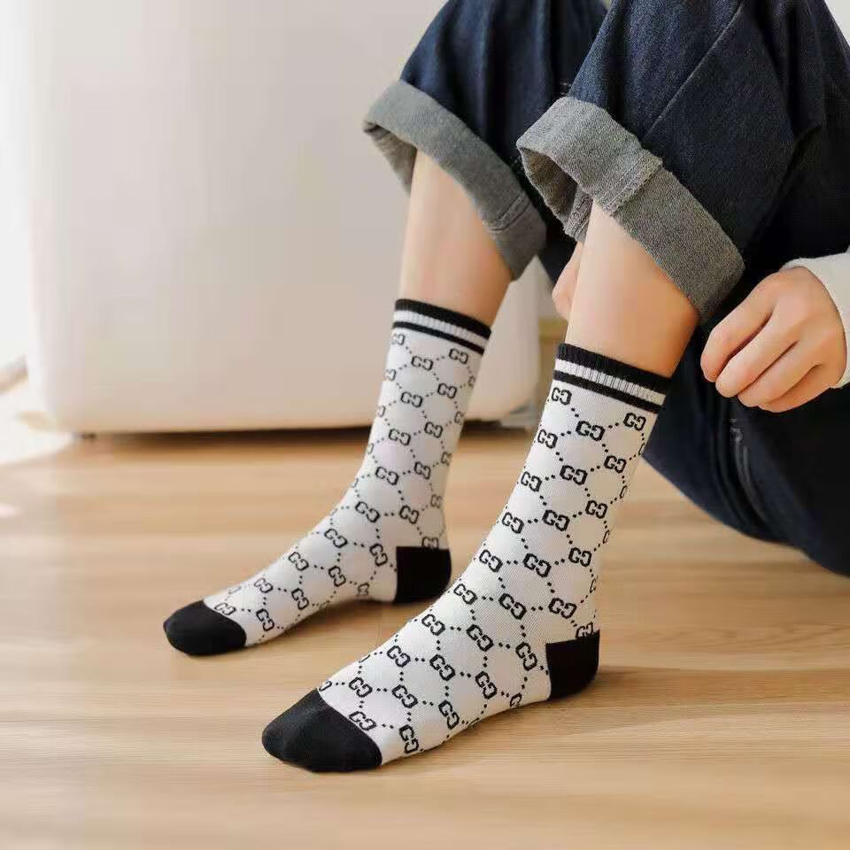 学生白袜初中生袜子薄棉袜子女秋冬韩版中筒潮流学生百搭加厚棉袜