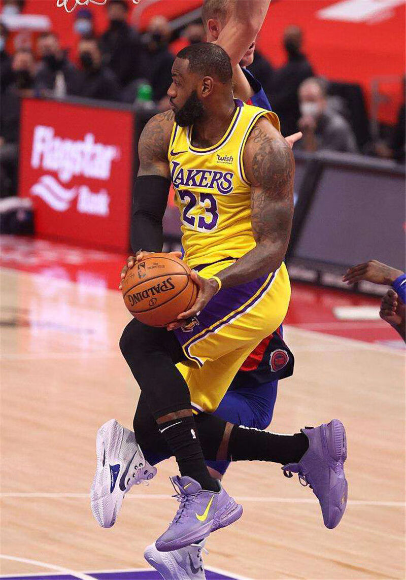 ambassador詹姆斯lbj使节13代玉玺黑粉夜光18紫金重器运动篮球鞋使节