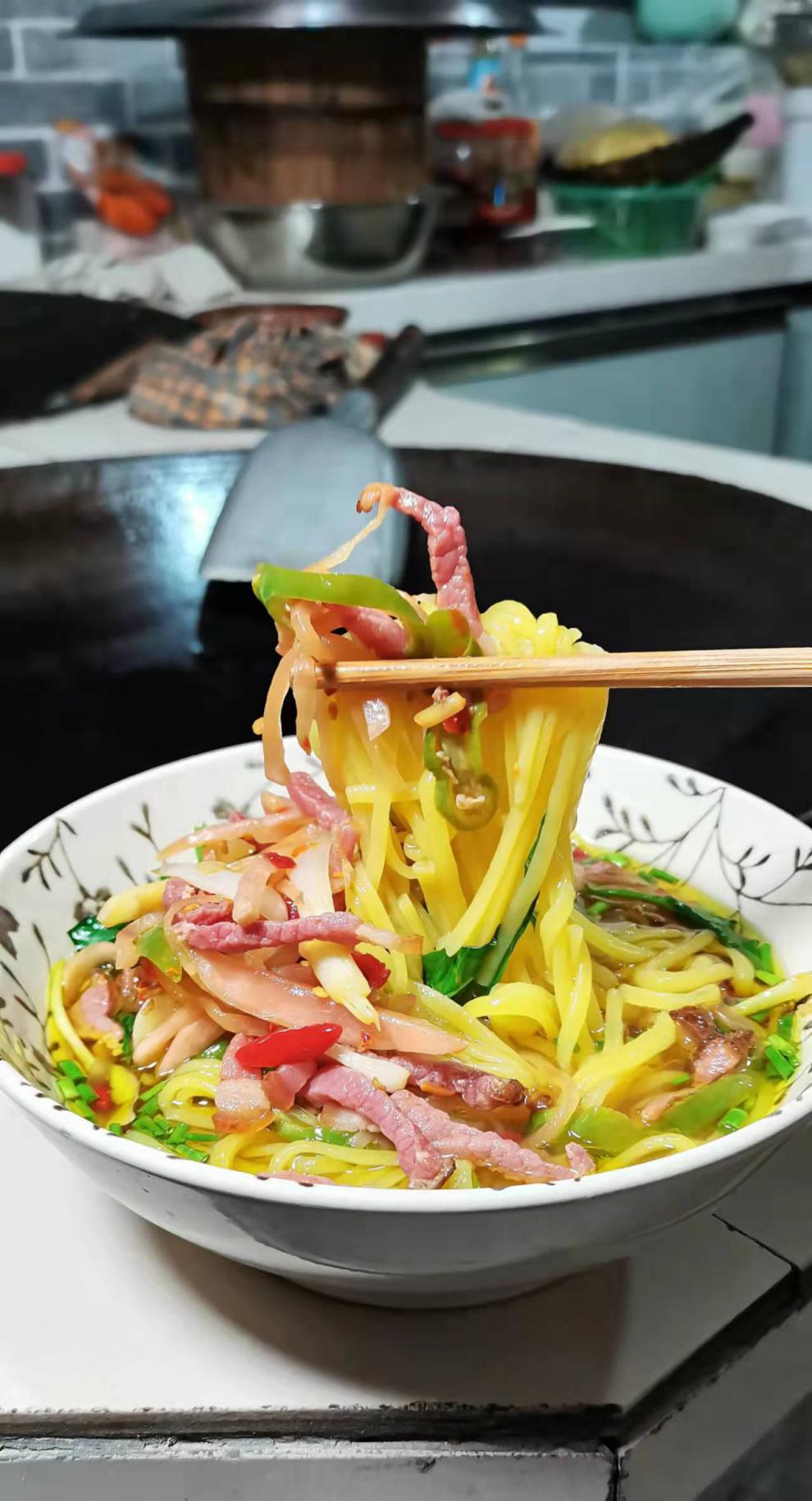 【恩施湿豆皮】现做现发 湿豆皮餐早点大米苞谷玉米豆皮500克 酸萝卜5