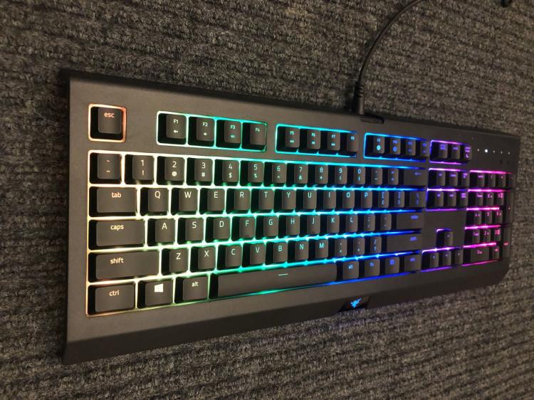 二手razer/雷蛇 萨诺狼蛛幻彩版rgb背光电竞吃鸡静音游戏键盘 萨诺