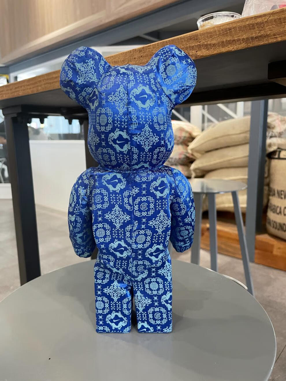 京选盲盒奖品小学生陈冠希同款蓝丝绸暴力熊摆件积木熊潮玩公仔盲盒橦