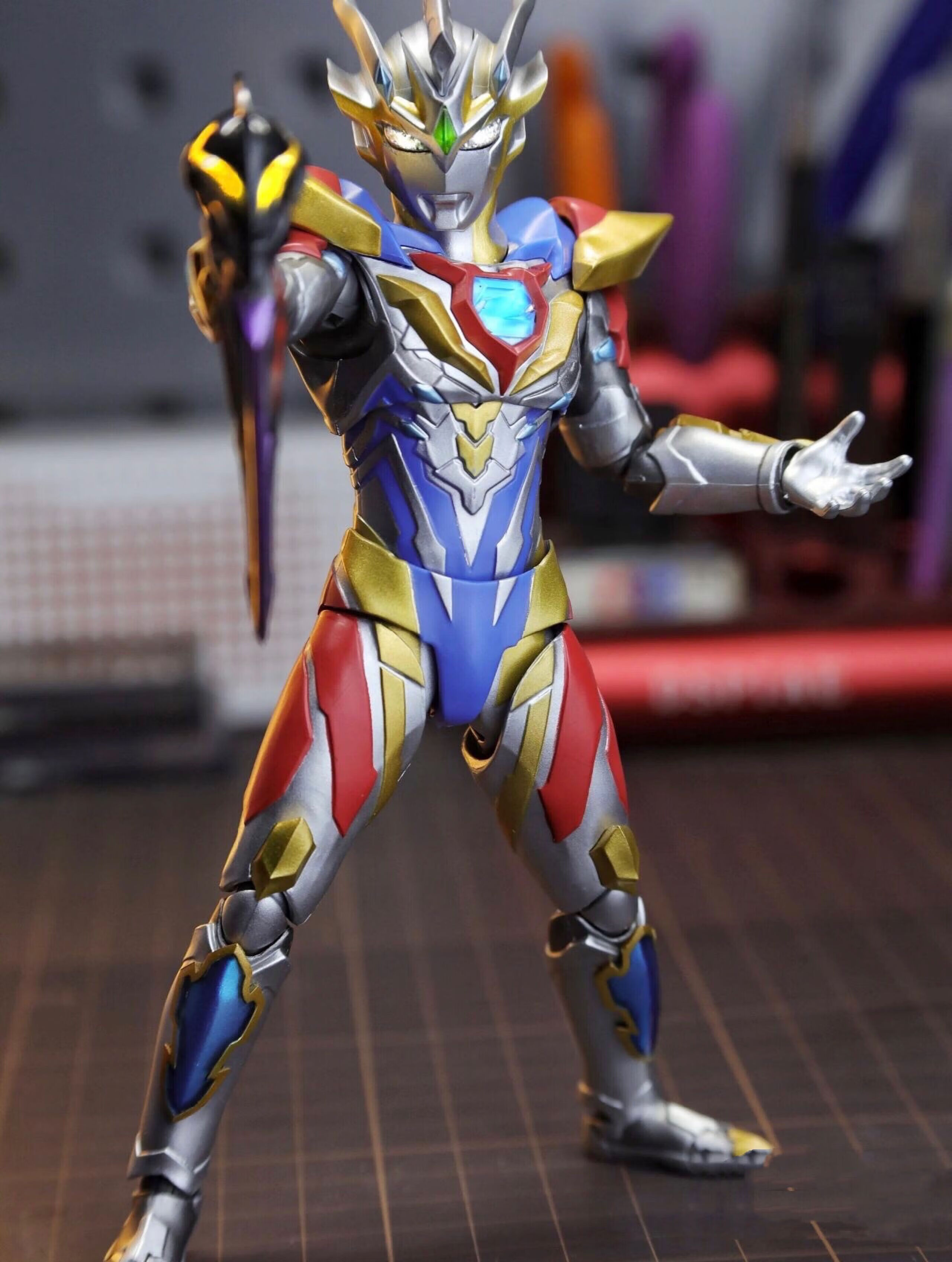 万代(bandai)shf托雷基亚奥特曼儿童可动玩具罗布欧布暗耀型人偶模型