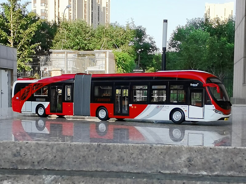 原厂1:43北京公交1路银隆铰接公交 巴士客车模型大红鱼公交 小红鱼1