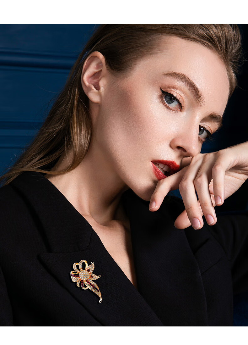 法蔻首饰轻奢品牌胸针女花朵水晶外套大衣时尚别针扣配饰胸花气质圣诞