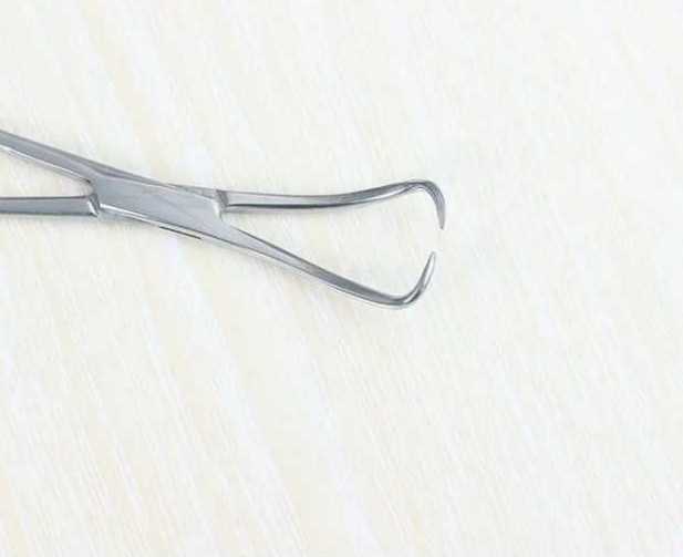 精细创巾钳帕巾钳毛巾钳子布巾钳尖头夹持洞巾钳宠物手术布巾钳 16cm