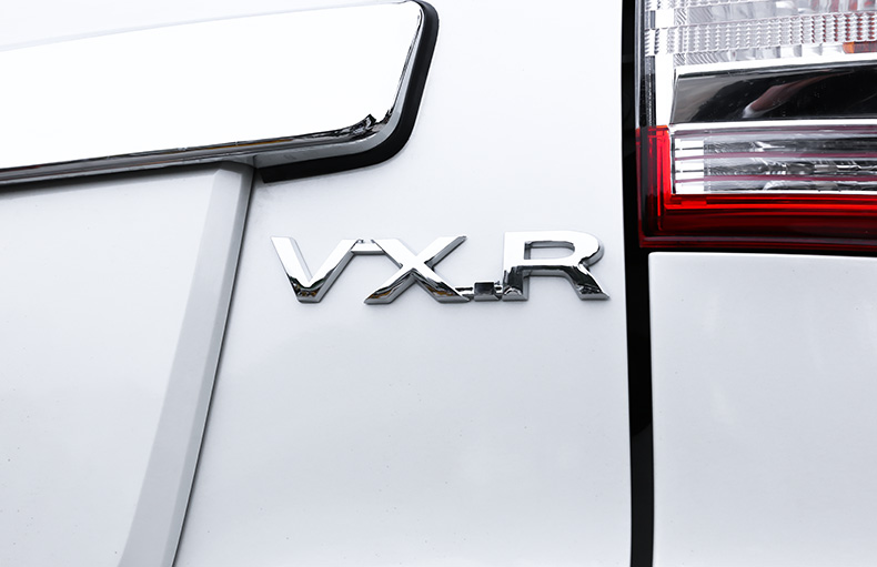 维诺亚 专用于兰德酷路泽字母车标尾门字母贴v8v6丰田陆巡带灯发光