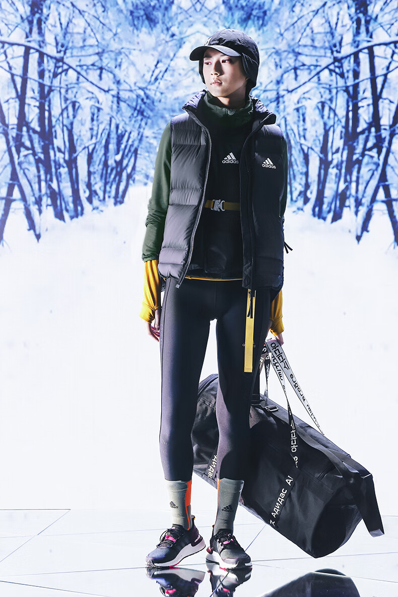 adidas阿迪达斯官网女装冬季户外运动保暖羽绒背心ft2453 黑色 a/s