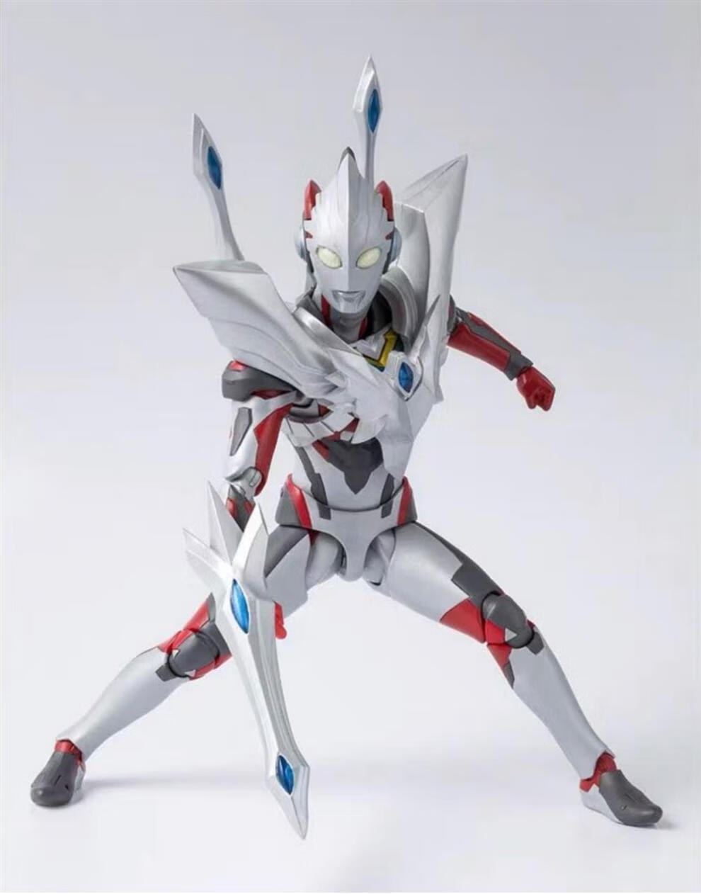 万代(bandai)shf光辉赛罗闪耀形态奥特曼儿童男孩超可动玩具人偶模型