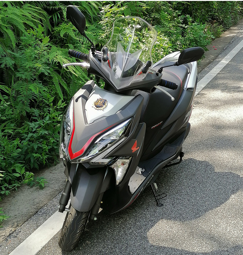 适用裂行125改装保险杠后货架靠背保护杠前挡风座桶垫脚垫水杯架 时尚