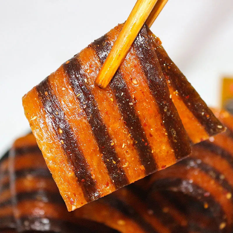 文君斑马肉麻辣小吃8090后儿时怀旧零食网红面筋辣条辣片 买10包囎10