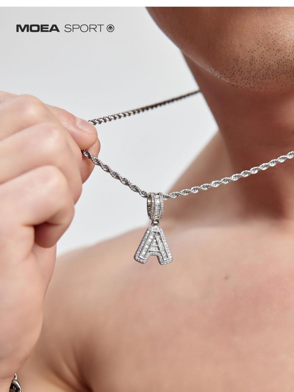 墨立方moea字母运动项链感设计款潮牌男女情侣款镶钻吊坠字母a