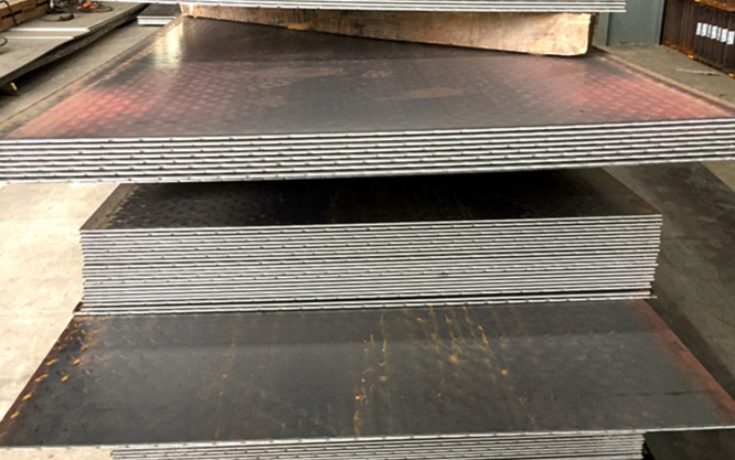 花纹板3mm铁板热板4mma3板5mm钢板可定制加工楼梯踏步
