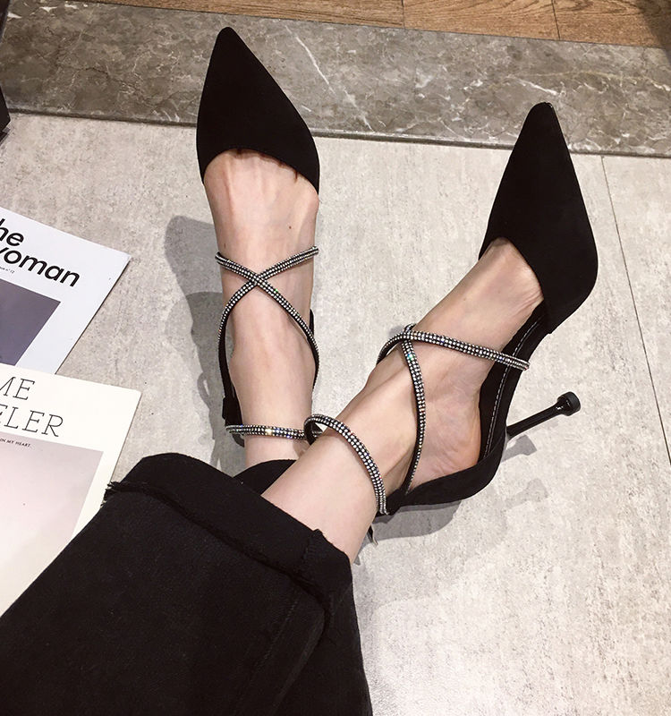 交叉绑带高跟鞋女细跟春秋新款时尚猫跟尖头水钻夜店中空单鞋米色跟高