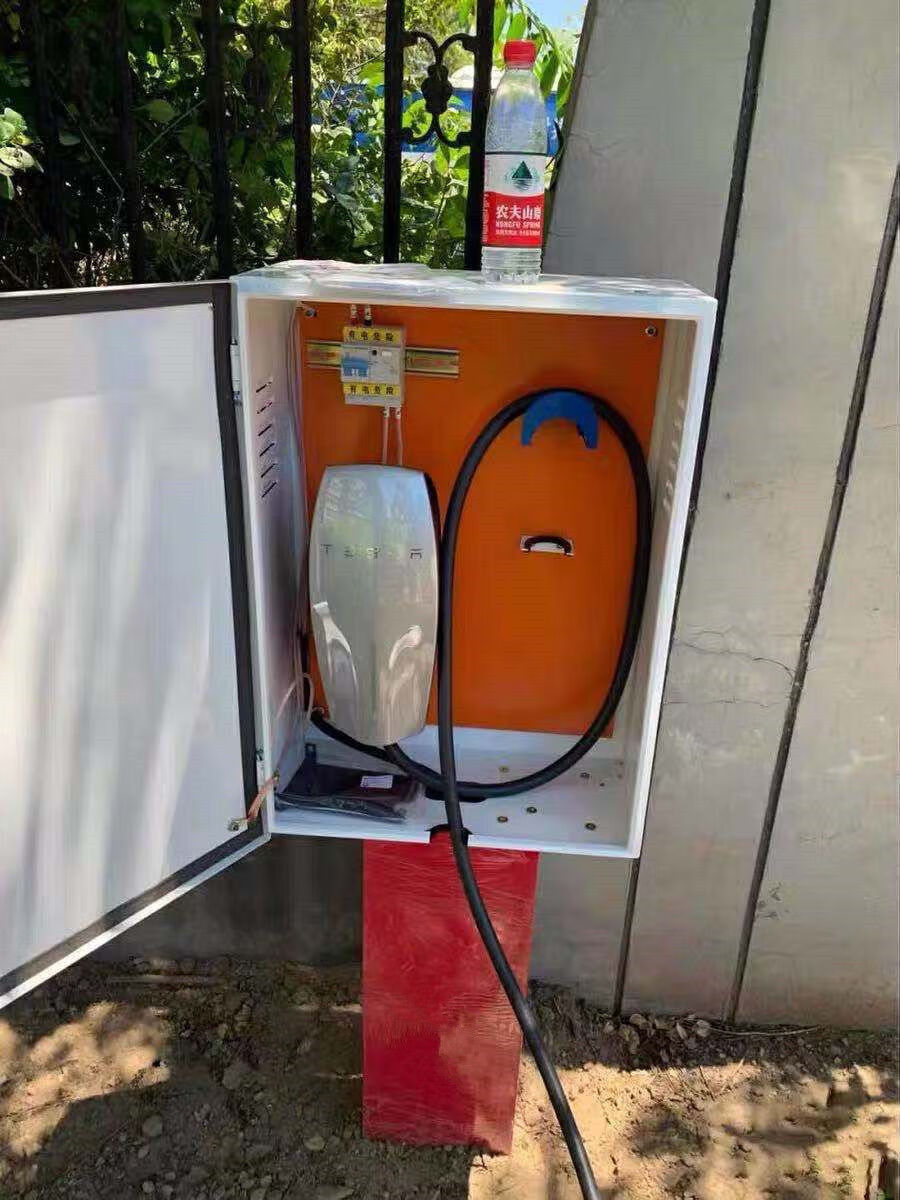 充电桩model3sx保护箱新能源落地立柱支架室外防雨底座白色立柱灰标