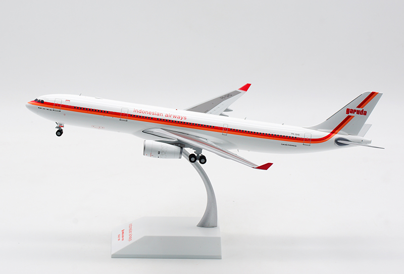 嘉魯達航空 a330-300 pk-ghd復古 1:200飛機模型合金