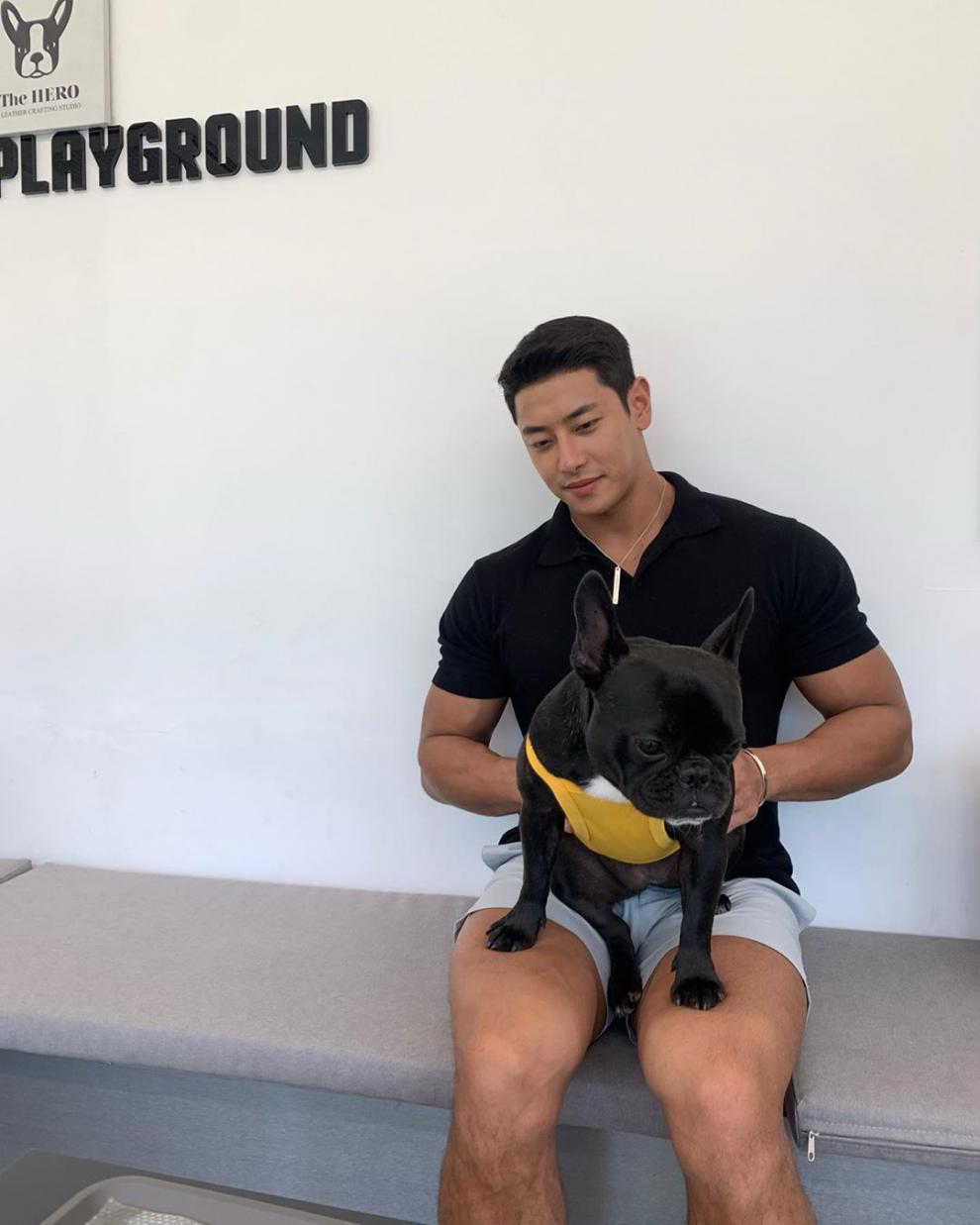 肌肉队长健身潮牌时尚v领纯色运动短袖男网红兄弟训练休闲t恤衣服黑色