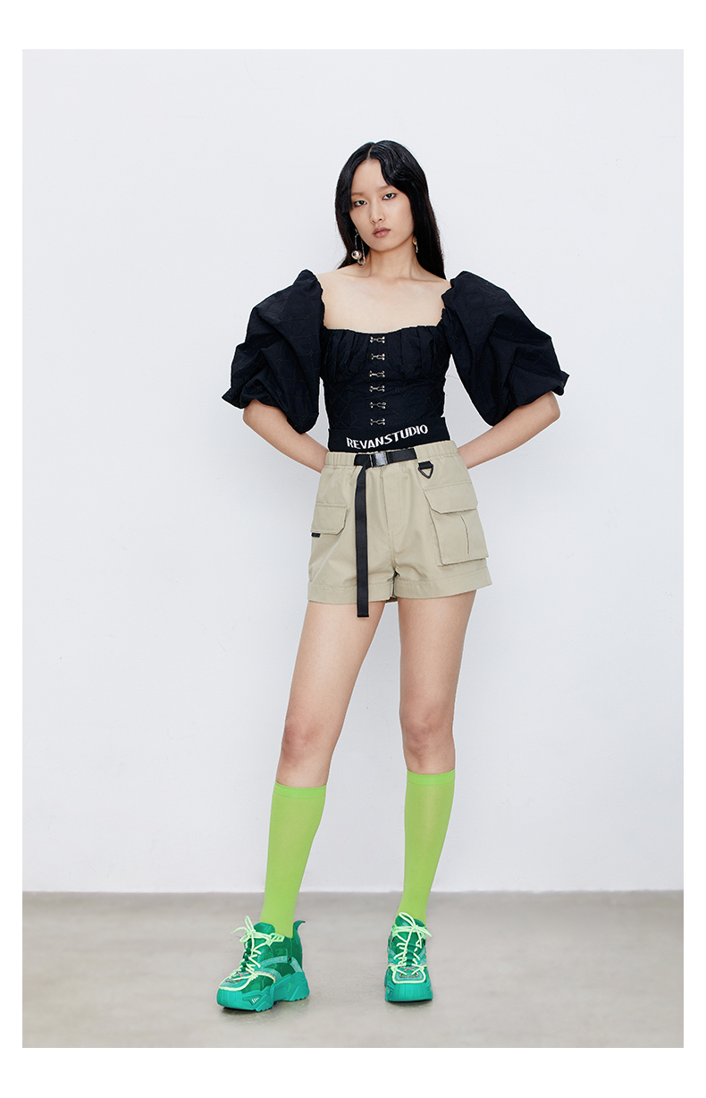 会员专享revan芮范2021夏季设计师款方领薄款泡泡袖上衣黑色s36