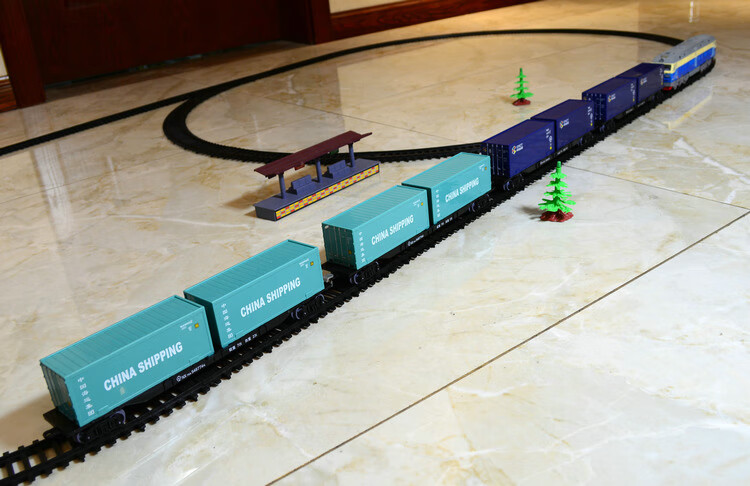 仿真火车模型儿童男女孩玩具超长轨道电动套装东风4d乌克兰36岁精致版