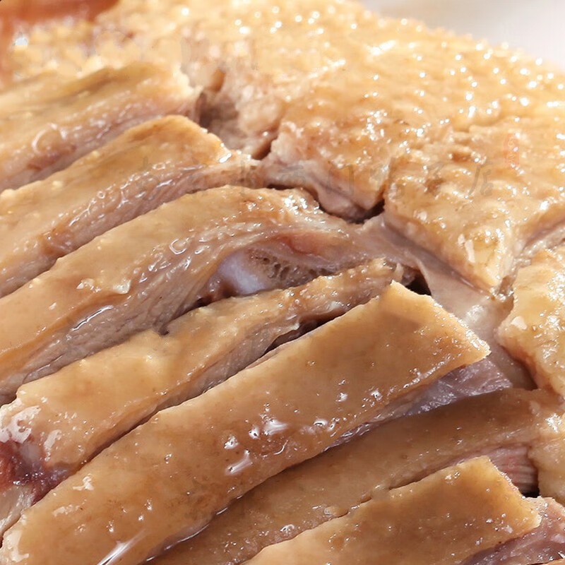 嘻嘻,瞧瞧我们的老鹅多漂亮,让人忍不住流口水,盐水鹅南京的名特产