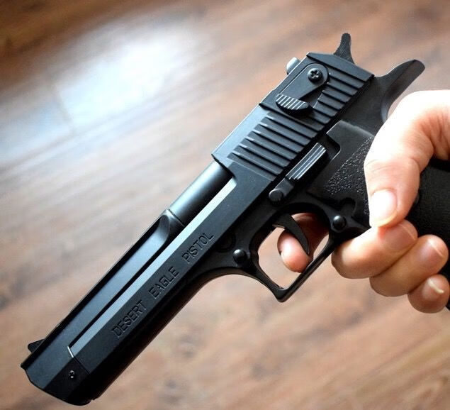 打火机模型摆件玩具枪大号沙鹰m92送男友不可发射电镀83