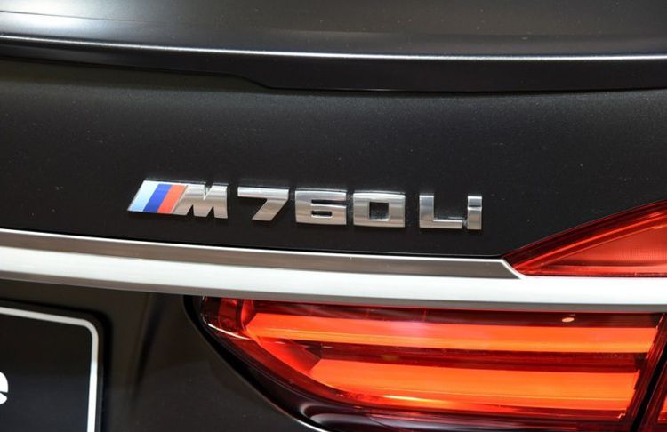 适用于 新款宝马7系730li尾标740li字标750li车标m760li标志改装车贴