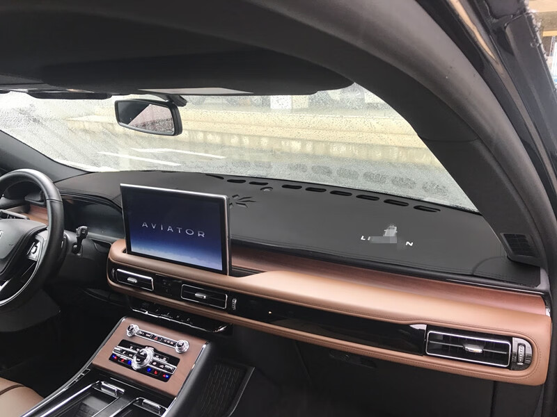 适用林肯飞行家中控台避光垫汽车前台工作台改装防晒遮阳专用配件带