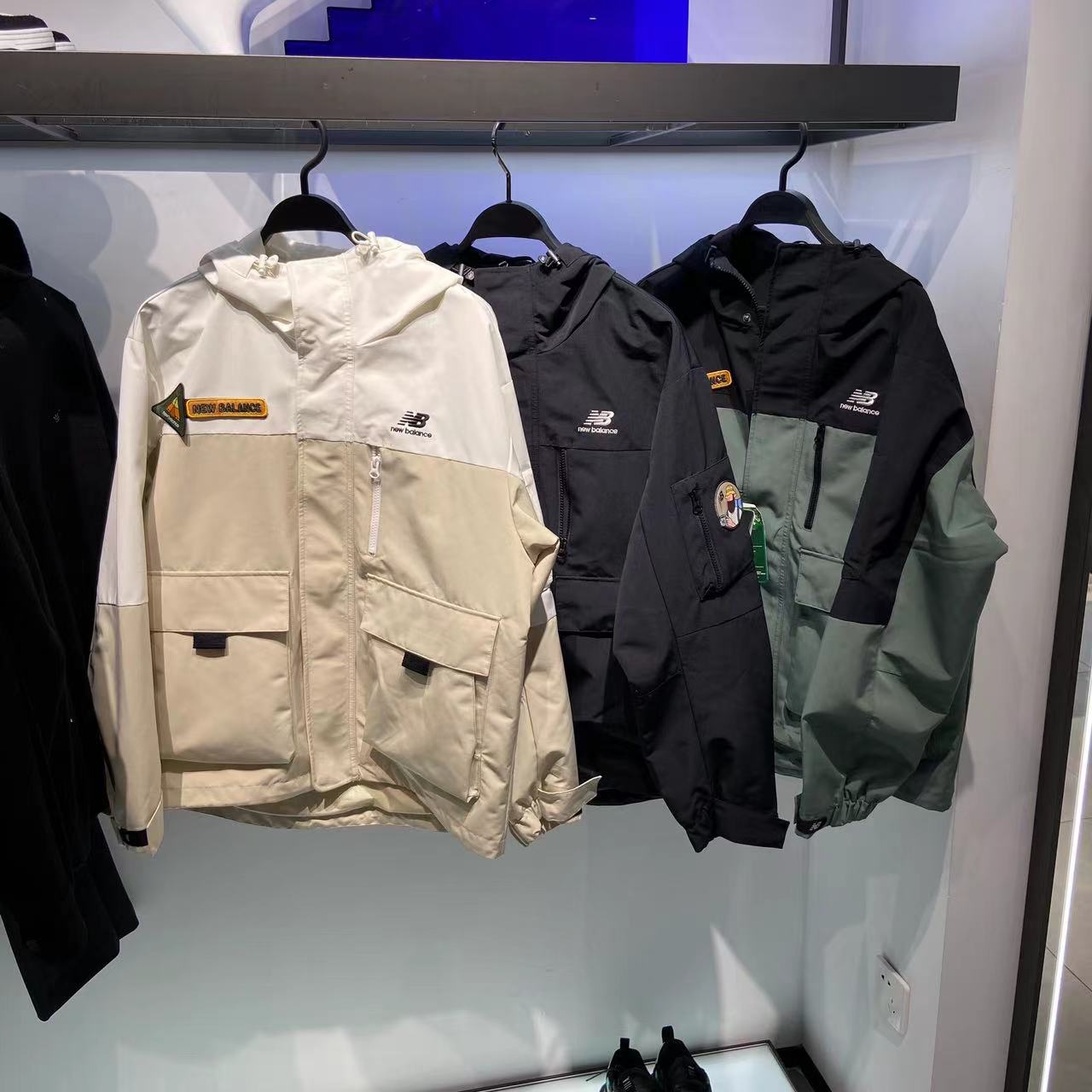 新百伦纽百伦n字2021宽松工装冲锋衣nb情侣装连帽夹克jhi联名外套男女