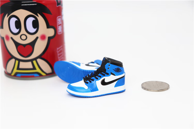 aj球鞋模型 小aj1篮球鞋子模型挂件汽车载3d摆件创意生日礼物蛋糕装饰