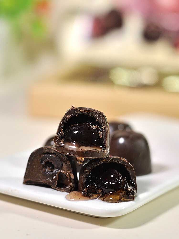 俄罗斯酒心巧克力樱桃酒心巧克力俄罗斯进口夹心巧克力礼盒糖果中秋