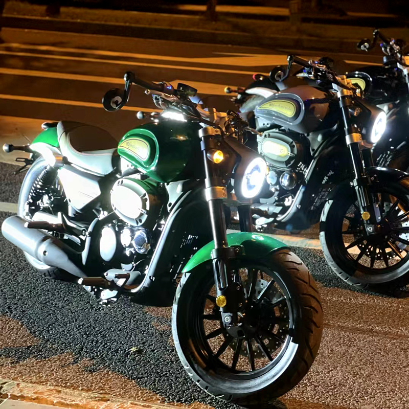 2021珠峰华鹰安吉拉300摩箭v300巡航太子摩托车复古太子机车国四电喷