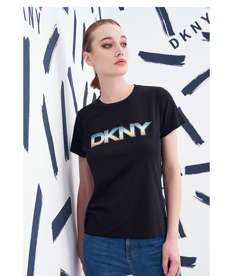 dkny2022早春新款纯色棉莫代尔休闲品牌logo印花圆领女式t恤上衣女装