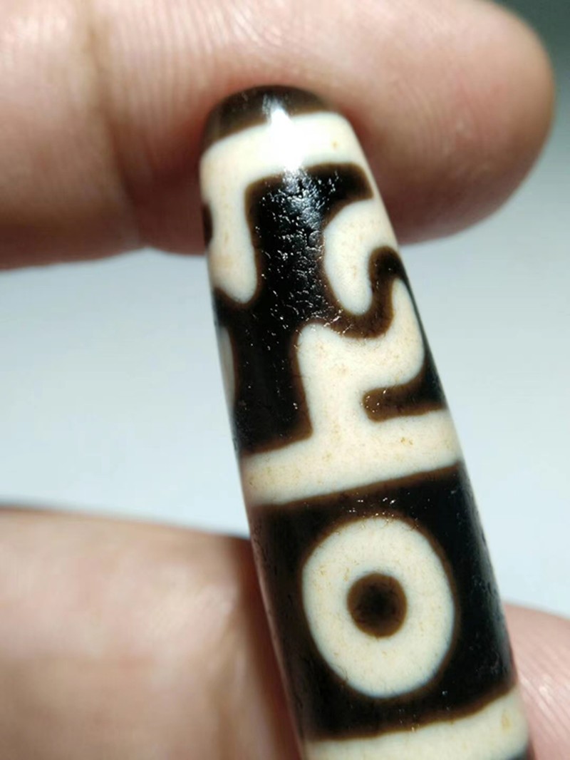 一物一图藏区回流真品天珠藏传千年至纯玛瑙天珠至纯精品莲师法器三眼