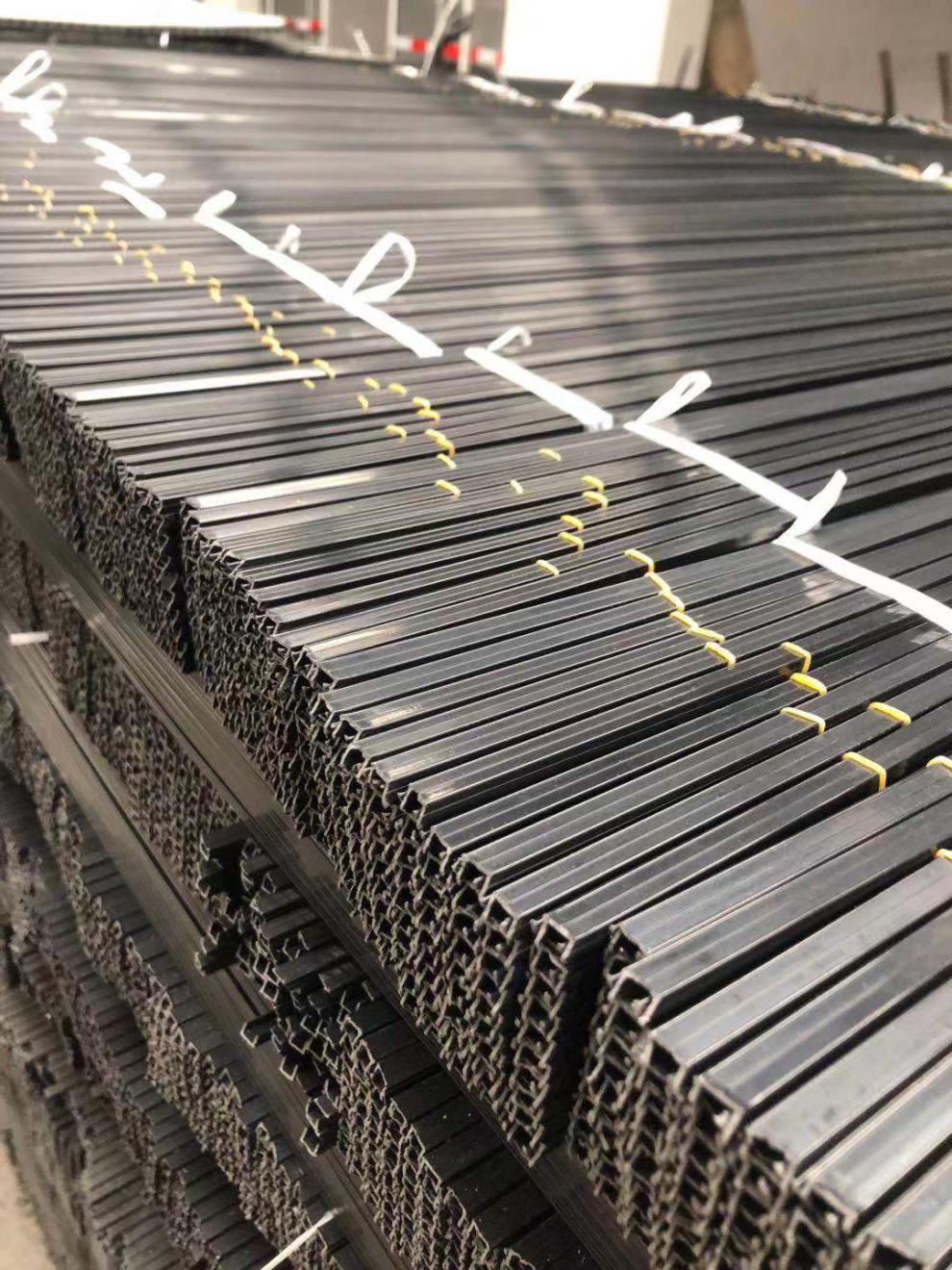 屋面梯形分隔条塑料分隔条梯形线条pvc线条 黑色 上1.