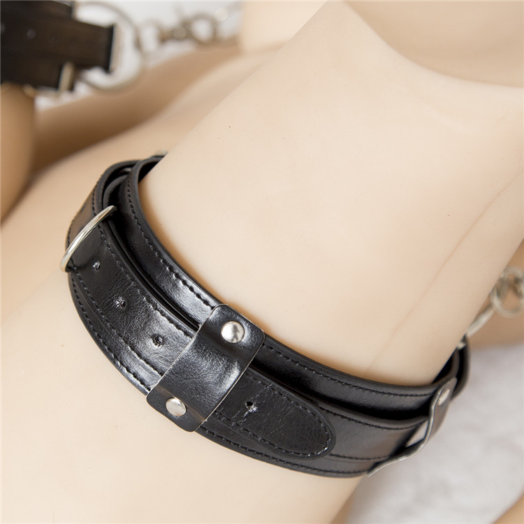 另类调教轻松张腿皮革锁链款束缚带强制m字分腿手腿铐sm情趣用品男