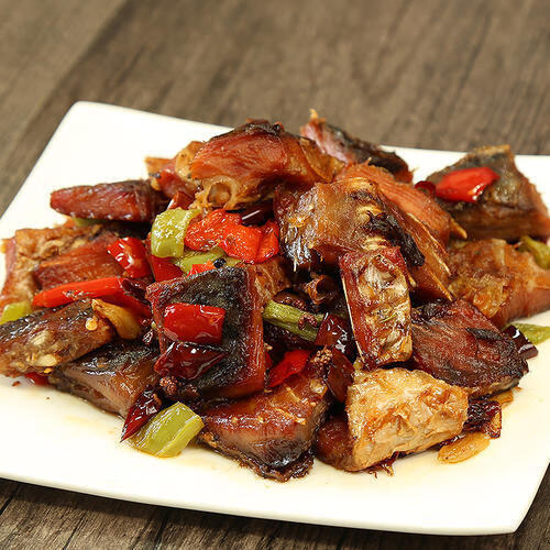 湖北特产腊鱼干腌制风干鱼块草鱼阳干鱼批发农家自制淡水鱼干货鱼腊刁