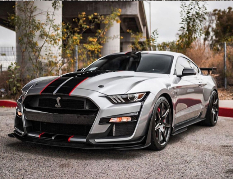 适用于2022款福特野马尾翼适用改装 gt500中网包围侧裙后唇机盖蛇标